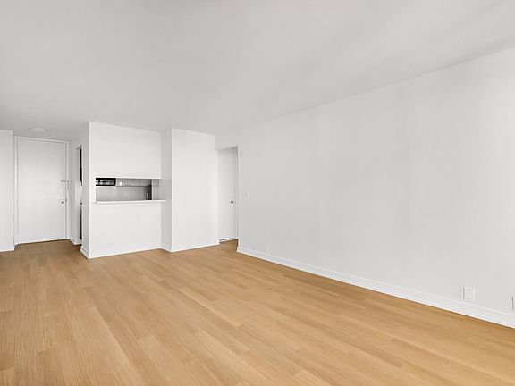 4th image of 124 W 60th St APT 48E