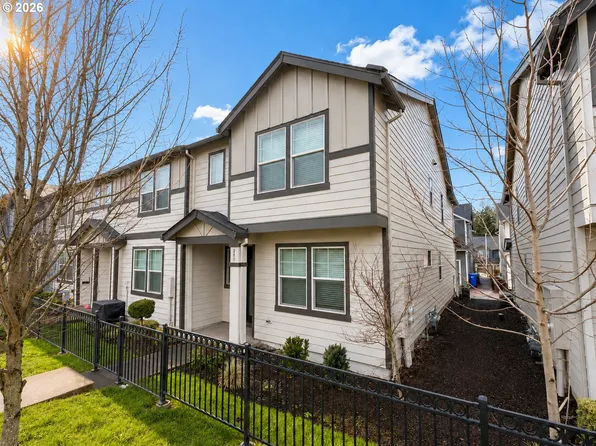 861 N 19th Ave, Cornelius, OR 97113
