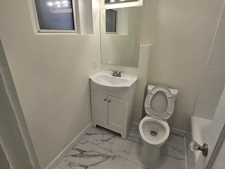 6300 N Rosebury Ave #2S — Photo 7