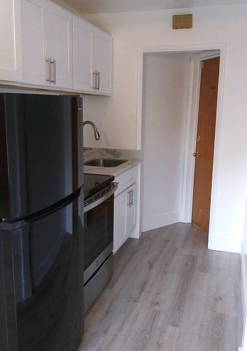 1st image of 635 Macarthur Blvd #2