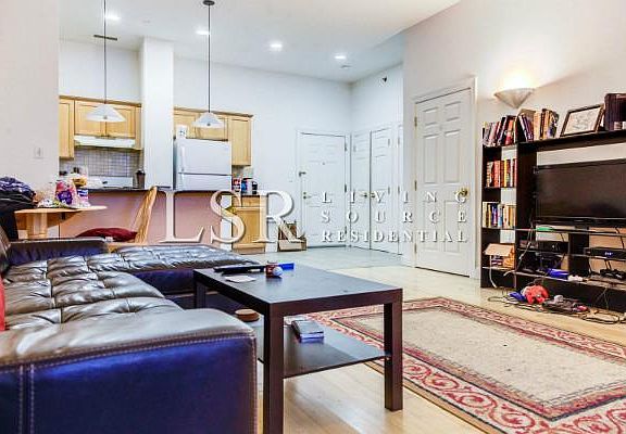 2nd image of 39 John St APT 2A
