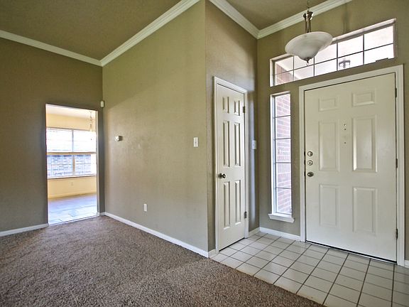 3rd image of 408 Gina Dr