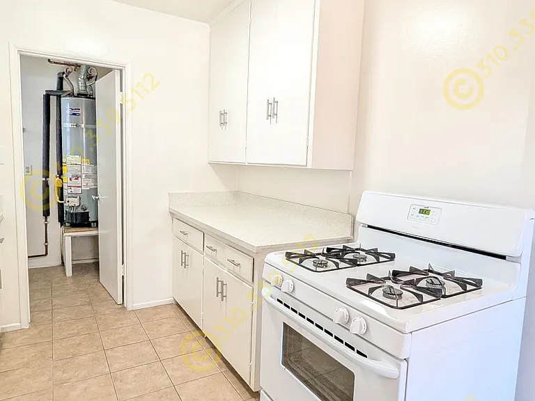 3761 Hughes Ave — Photo 10