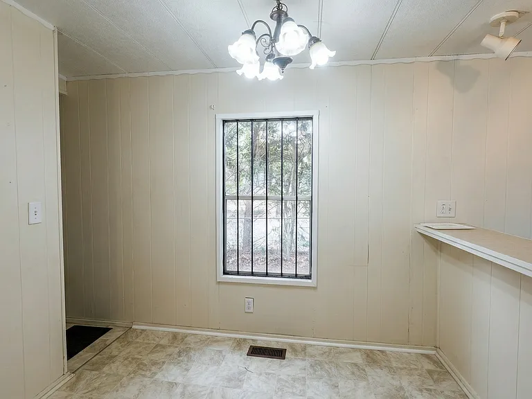 104 Castle Rock Rd — Photo 2