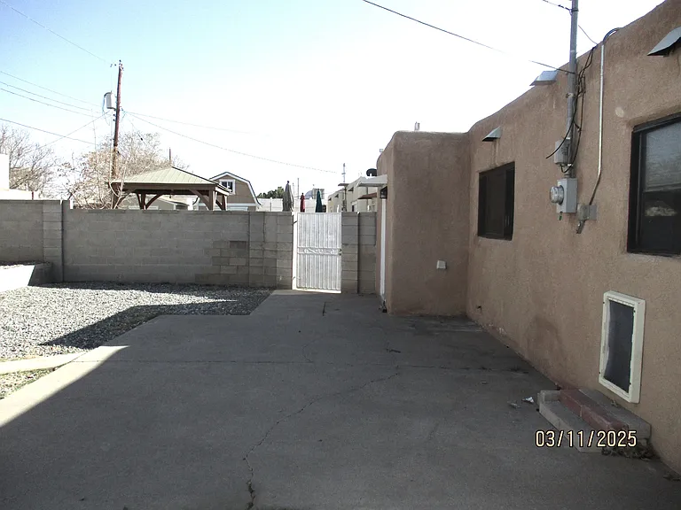1706 Utah St NE — Photo 23