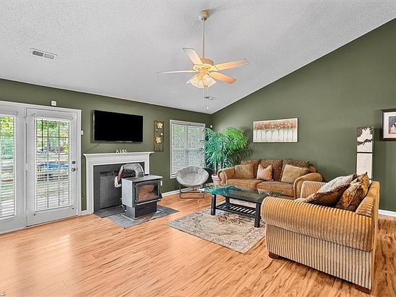 5th image of 2914 Haig St