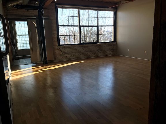 3rd image of 533 Columbia Ave APT 253
