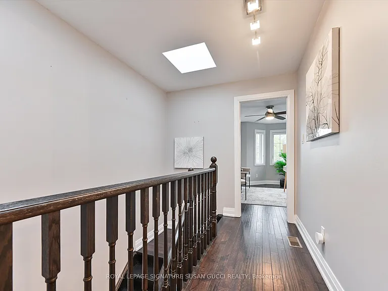 2833 Saint Clair Ave E — Photo 23