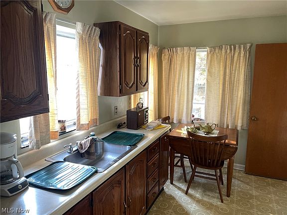 4th image of 1292 Salt Springs Rd