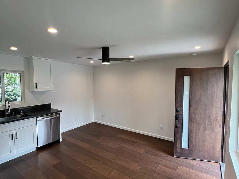 17352 Kingsbury St — Photo 13