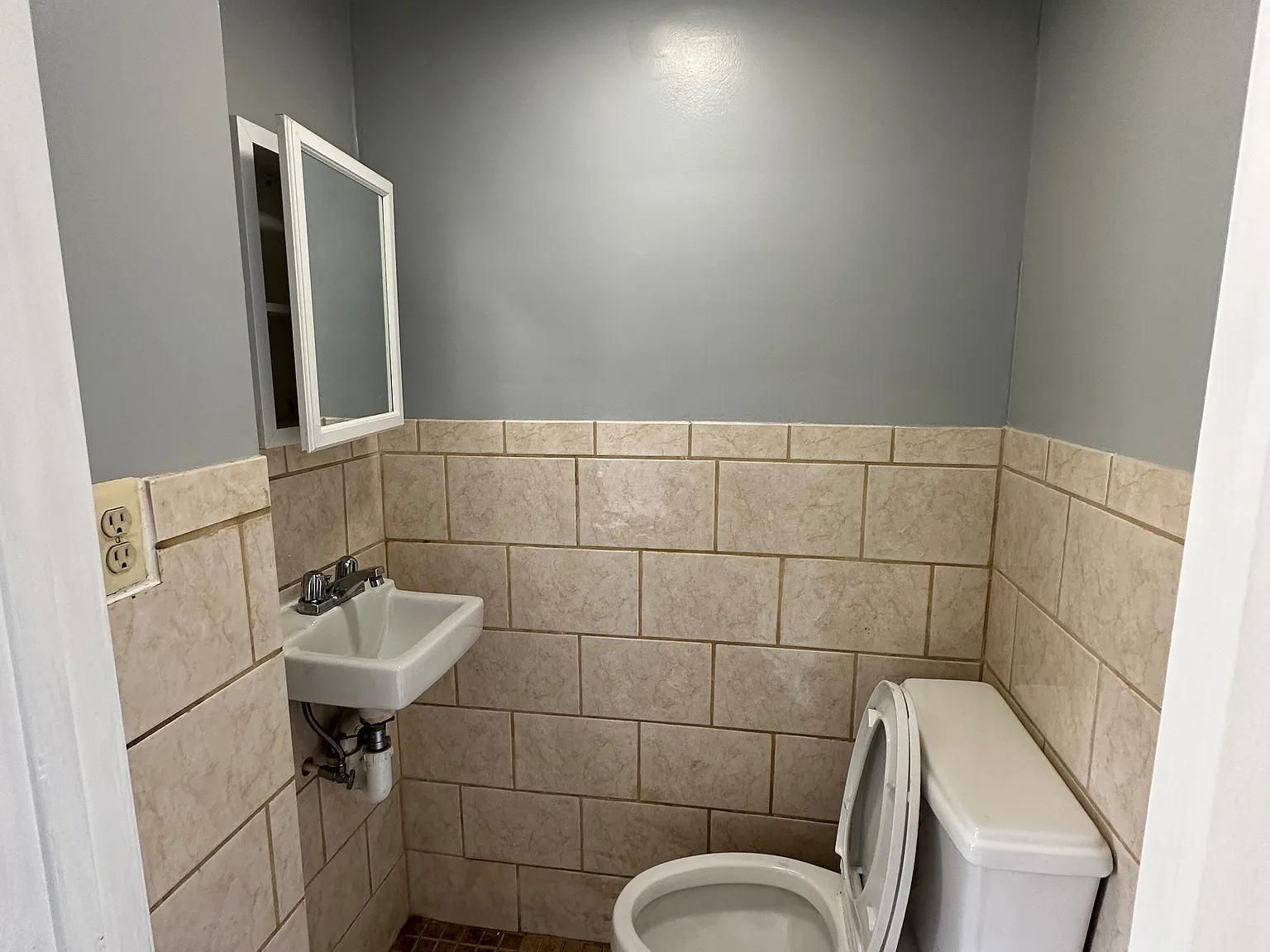 3 bed, 2.5 bath, $2,000 — Photo 3