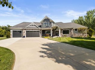 5725 Deer Hollow Dr, South Bend, IN 46614