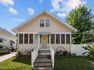 935 W 8th Ave, Oshkosh, WI 54902