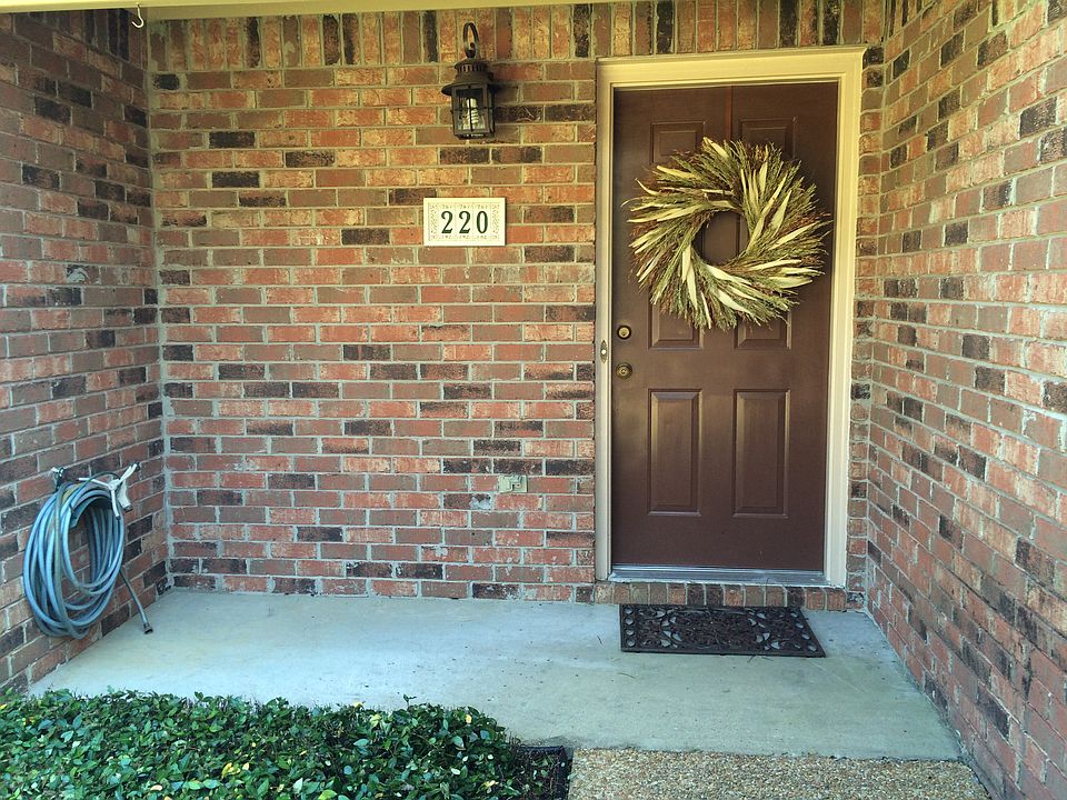 2nd image of 220 Brenhaven Blvd