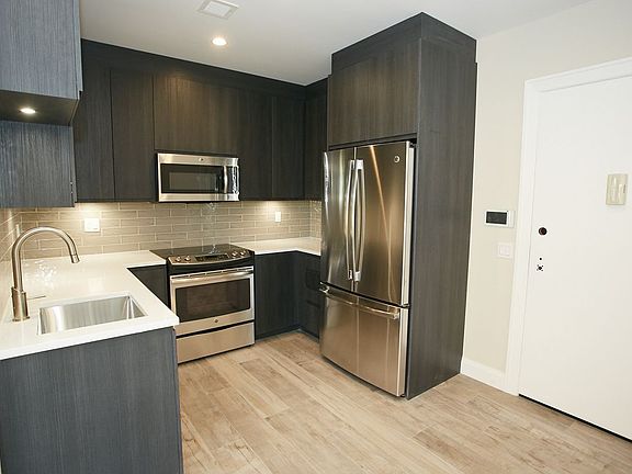 3rd image of 3177 37th St APT 4F