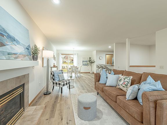 5th image of 406 Bay Hill Dr