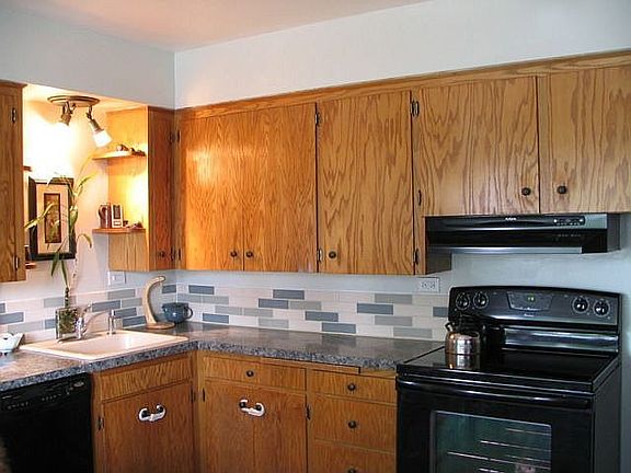 4th image of 5039 N Greenwood Blvd