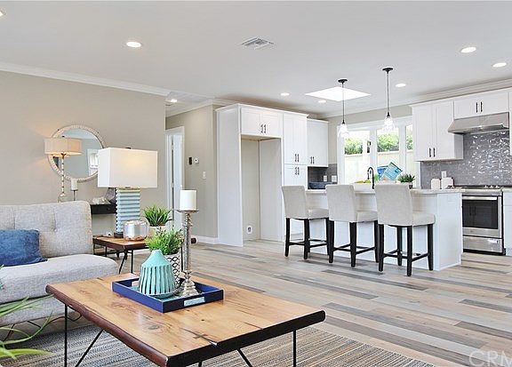 3rd image of 226 Pauline Pl