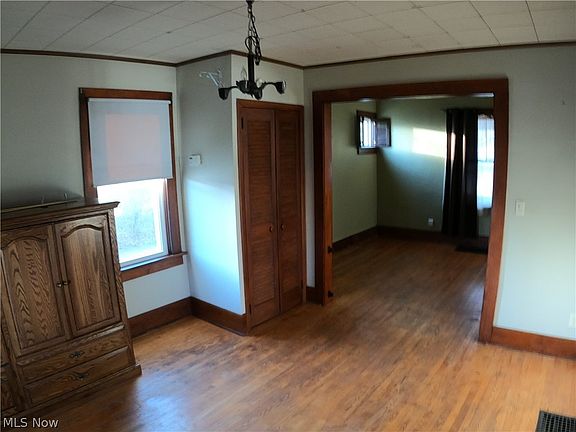 4th image of 328 W Bowman St