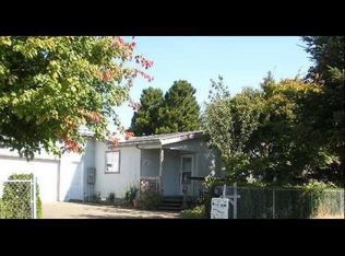 2406 9th St, Tillamook, OR 97141