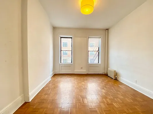 Rented by EastMount Realty LLC | media 4