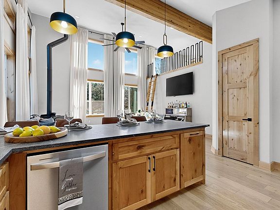 5th image of 63 Alta Rd