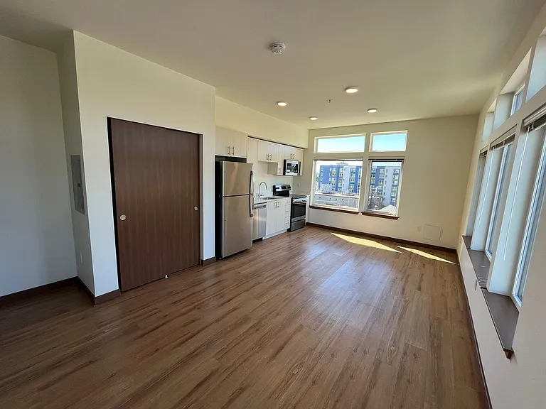 Midtown Flats — Photo 17