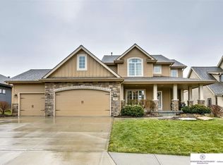 17607 Erskine St, Omaha, NE 68116