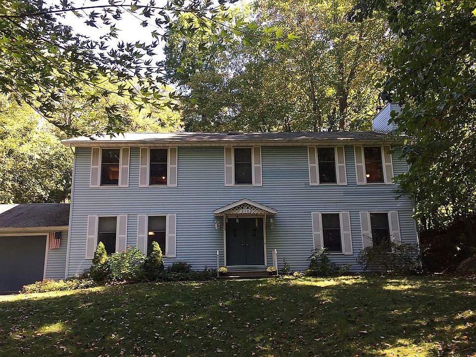 1st image of 210 Laurel Dr