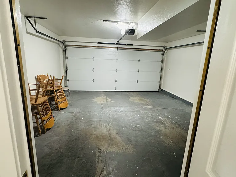 1358 Bennett Ave — Photo 4