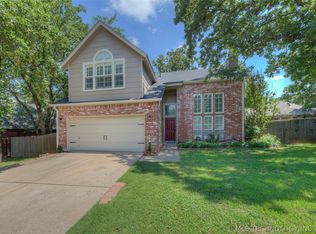 3613 S Rolling Oaks Dr, Tulsa, OK 74107