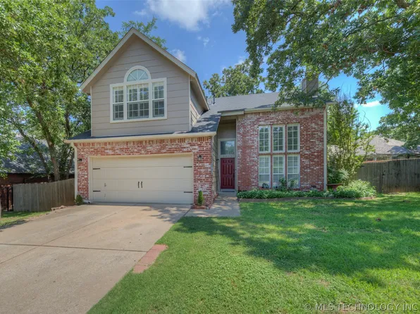 3613 S Rolling Oaks Dr, Tulsa, OK 74107