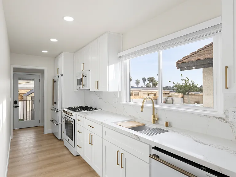 522 W California Ave #A — Photo 3