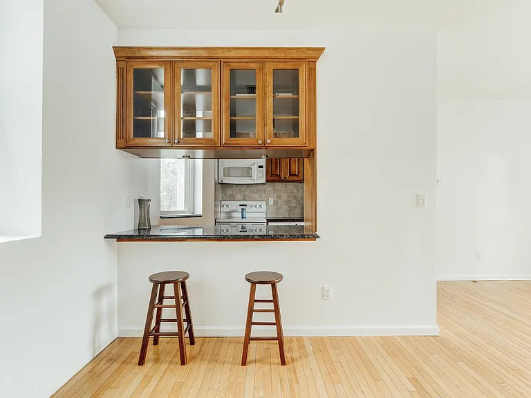 258 Barrow St #2A — Photo 1
