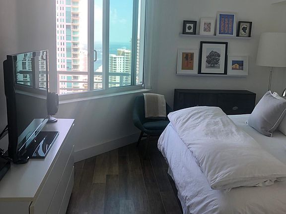 4th image of 325 Biscayne Blvd #3419