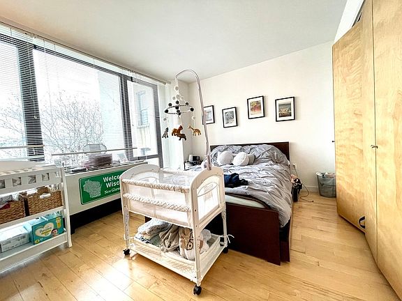 3rd image of 1595 Lexington Ave APT 5H