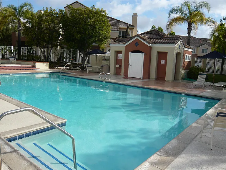 147 Sandcastle — Photo 1