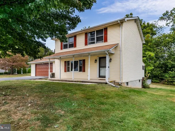 1057 Kunkle Dr, Chambersburg, PA 17202