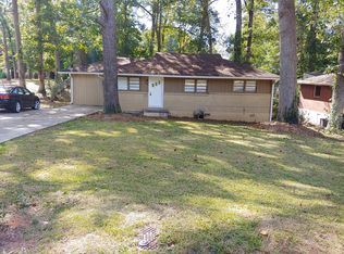 2677 Woodridge Dr, Decatur, GA 30033