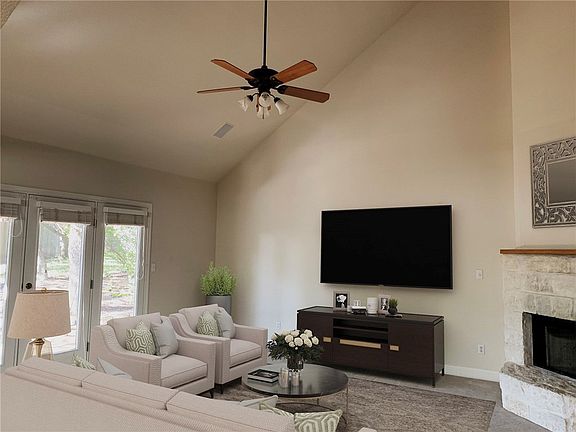 4th image of 4005 Glengarry Dr