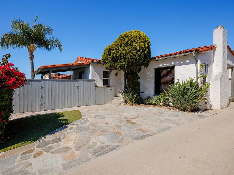 4715 Soria Dr — Photo 3