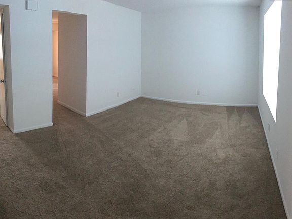 3rd image of 910 Thousand Oaks Dr
