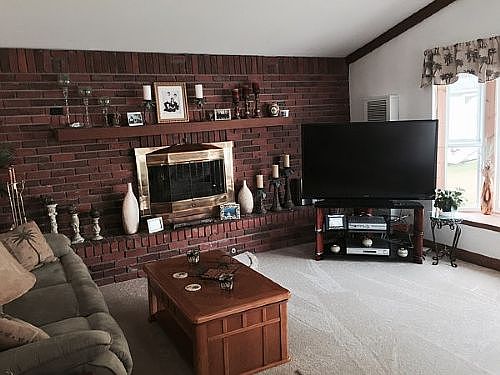 1st image of 31 Pamela Dr