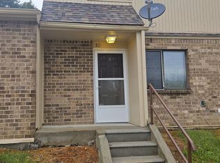 26 Pineview Dr #10, Reedsville, WV 26547