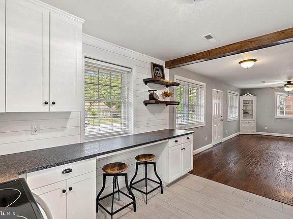 5th image of 3003 Normandy Ave