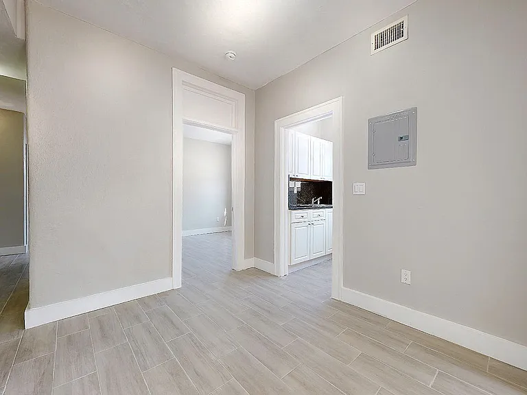 433 NW 25th Ave #1 — Photo 5