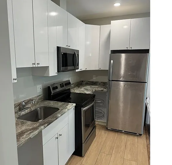 2622 University Pl NW #204 — Photo 4