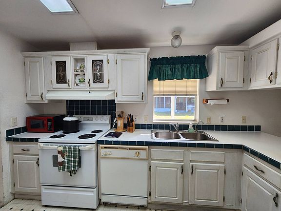 4th image of 255 NW 40th Ave #62