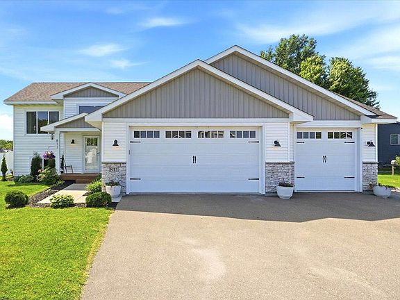 2nd image of 811 Brady Ln