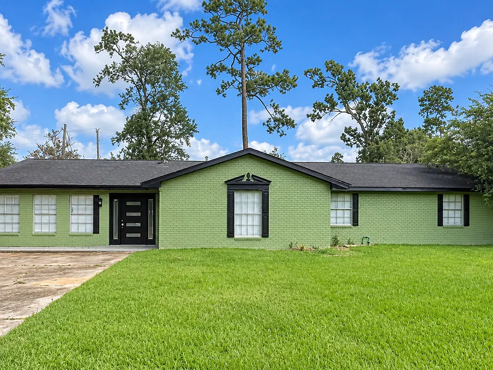 122 Wood Manor Ln